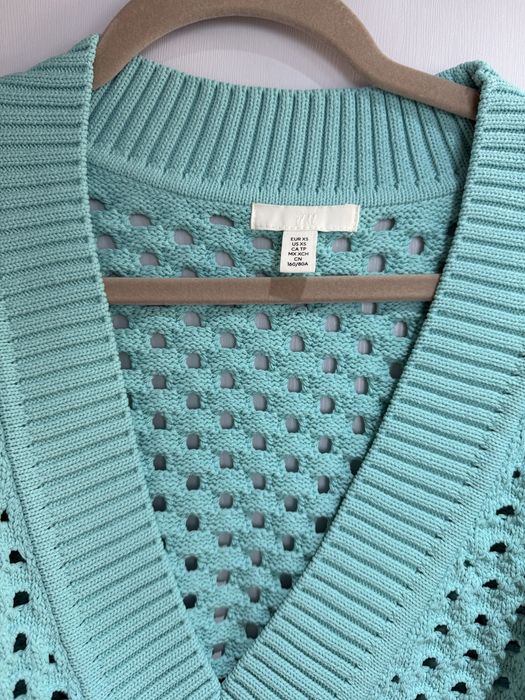 Пуловер с дупки H&M