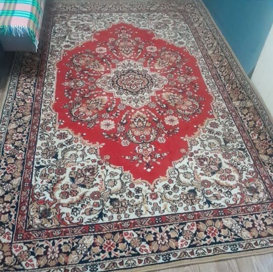 Продаётся ковёр шерстяной срочно