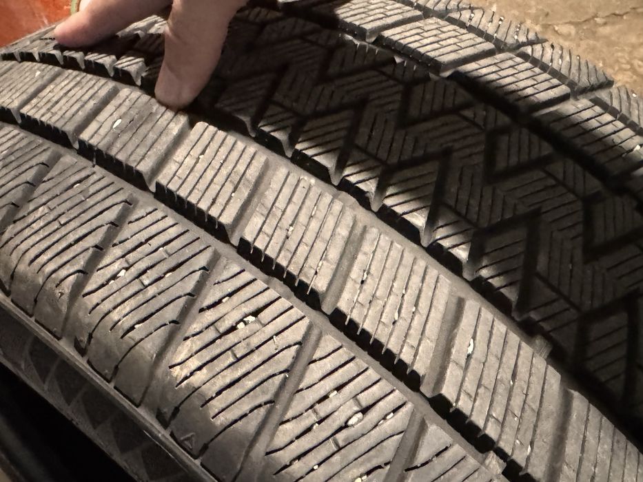 Vand cauciucuri 2 marimi Gripmax sport xxl r19 2 ierni folosite uzate 15 % maxim