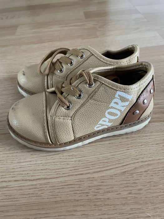 Отдам женскую обувь