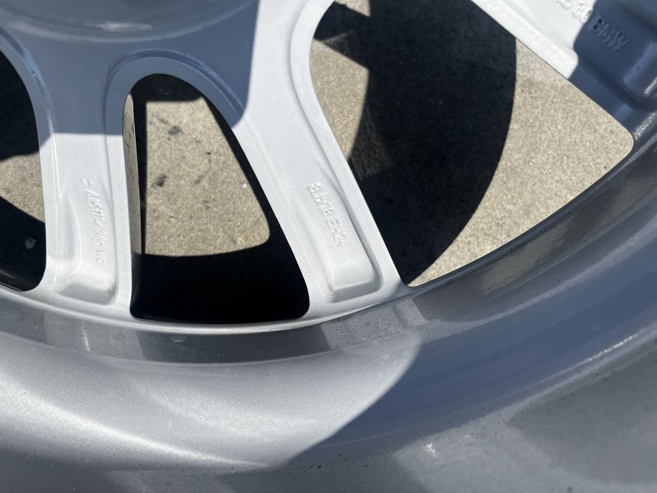 BMW  18 джанти