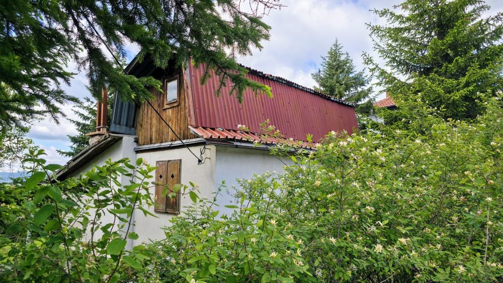 Продава се ВИЛА в село Големо Бучино,  община Перник