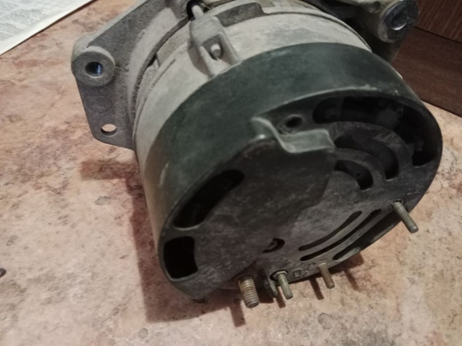 Продам генератор Фольксваген  Пассат