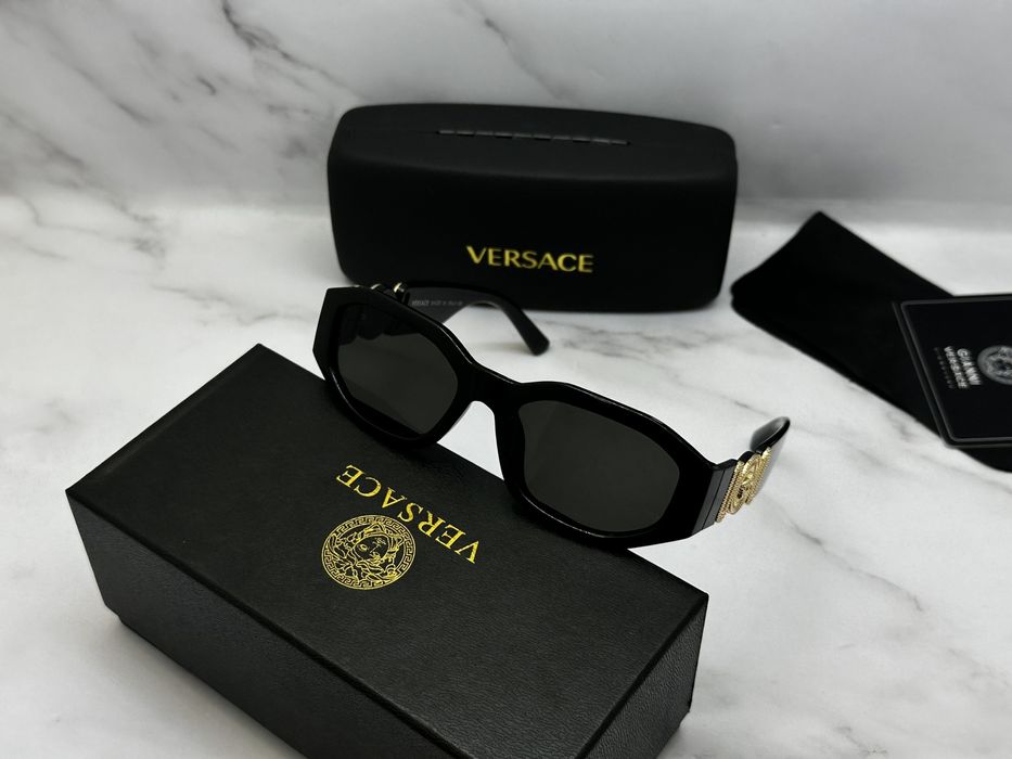 Versace очки солнцезащитные оригинал срочны продаю