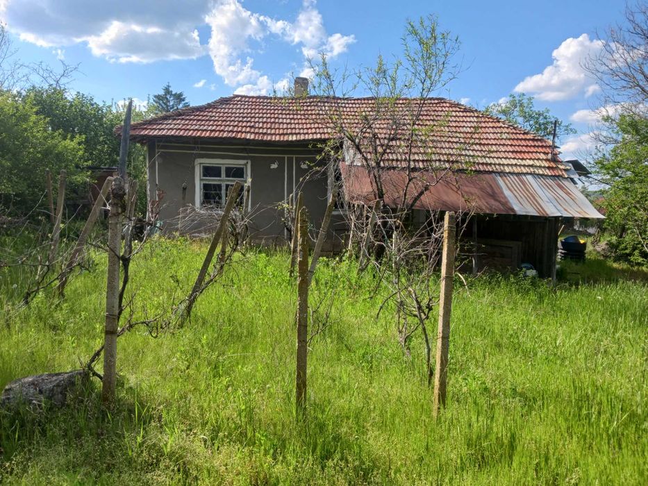 Продавам къща в с.Дряновец