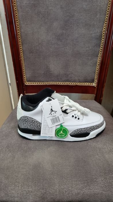 Женская обувь кроссовки