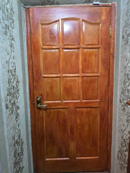 Продам двери, б/у