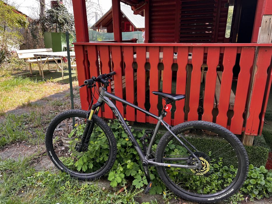 Vând bicicleta mountinbike Axess roti 29