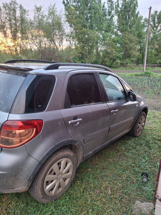 Vând Suzuki sx4 .