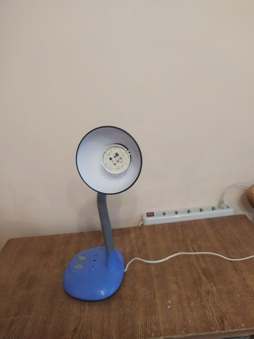 Лампа настольная