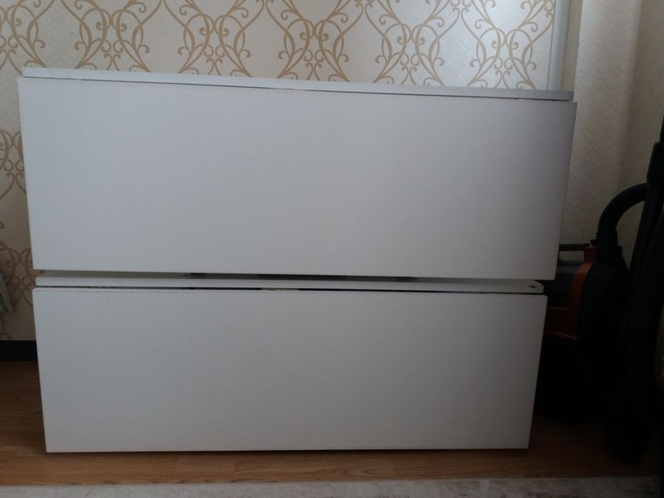 Продам стол (жер устел) книжка