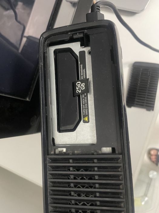 Xbox 360 slim прошитый 250гб