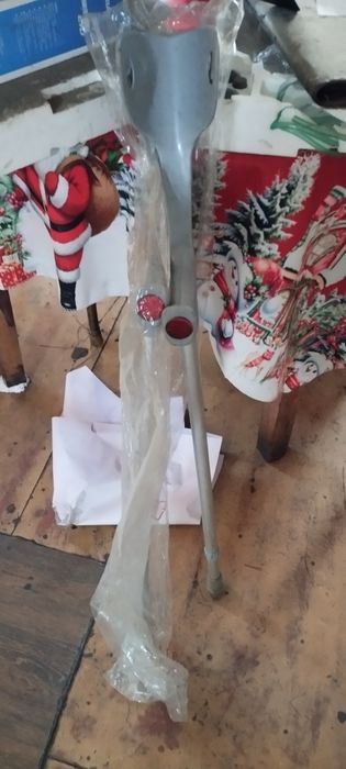 Продам костыли под локтевые