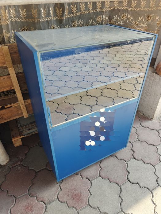 Продам витриный шкаф