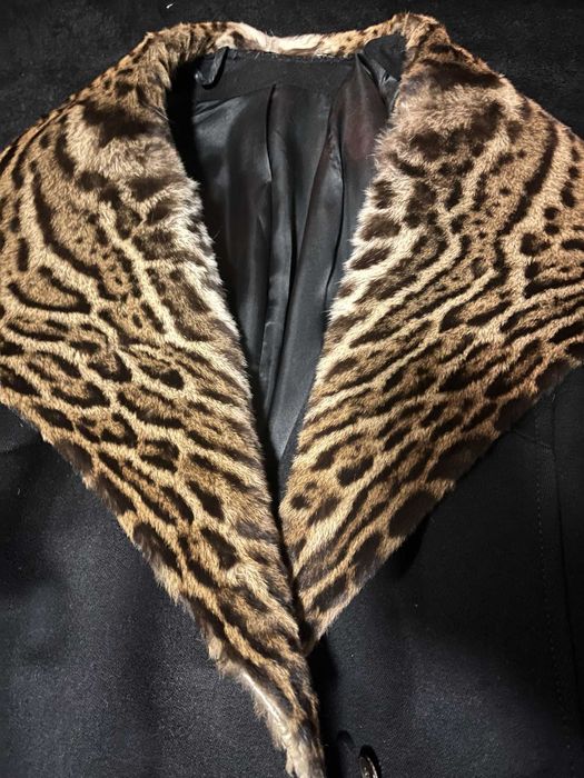 Дамско дълго зимно палто с яка от рис.