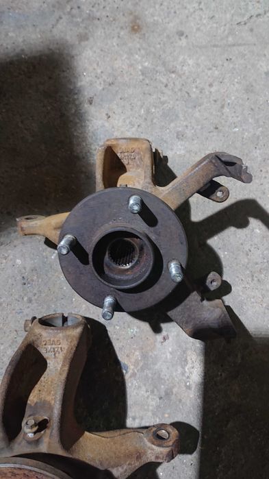 Предни шенкел главини за форд фокус МК1 до 2004год.