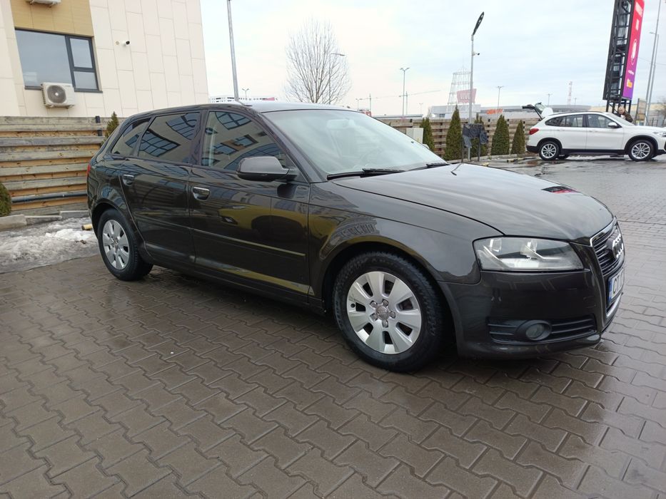 Vând Audi A3 1.6