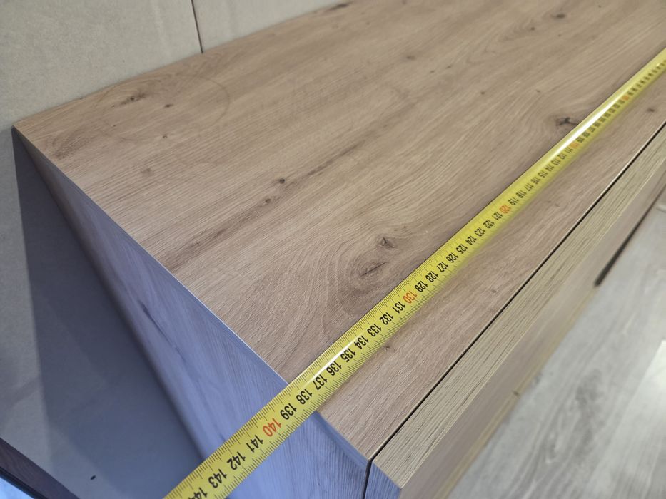 Модерен скрин витрина