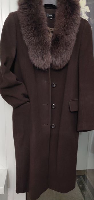 Palton maro cu guler din blană artificială