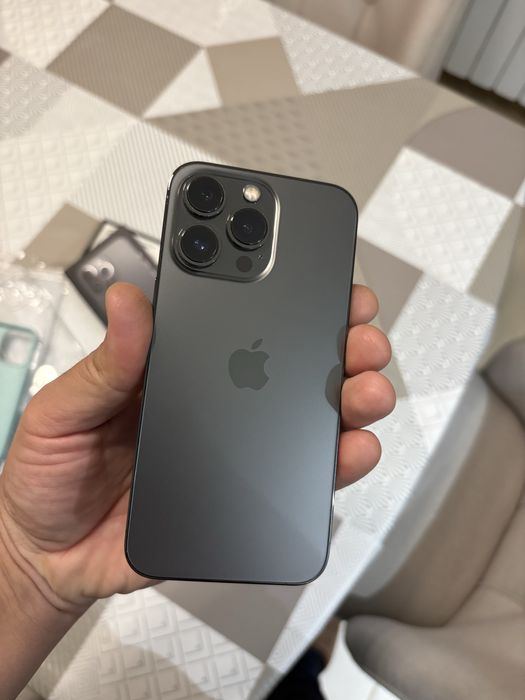 Iphone 13 Pro 128 GB два броя бял и черен € 289 за брой