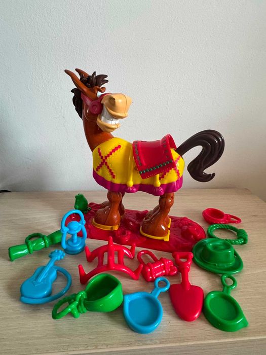 Joc Hasbro Buckaroo – Măgar care aruncă bagajele / joc de îndemânare, cu Cutie, complet