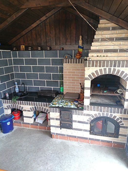 Casa+ teren+ anexe de vanzare