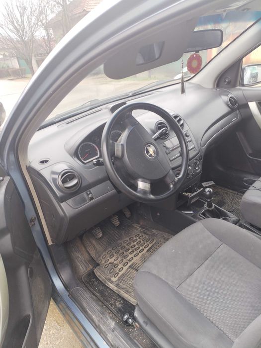 Vând Chevrolet Aveo
