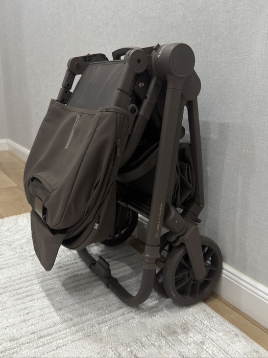 Продам коляску Kidillo D901 матовый