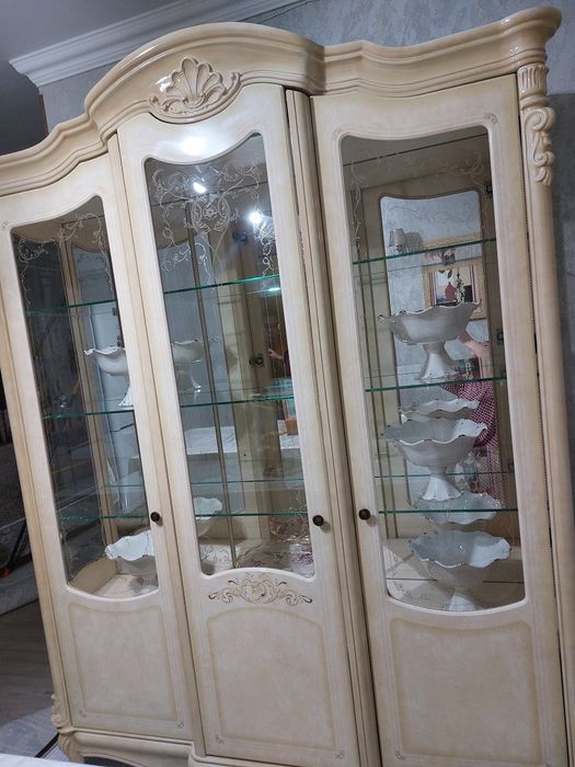 Сервант для гостиной