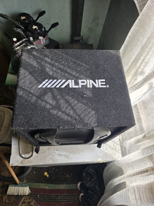 Продавам бас каса