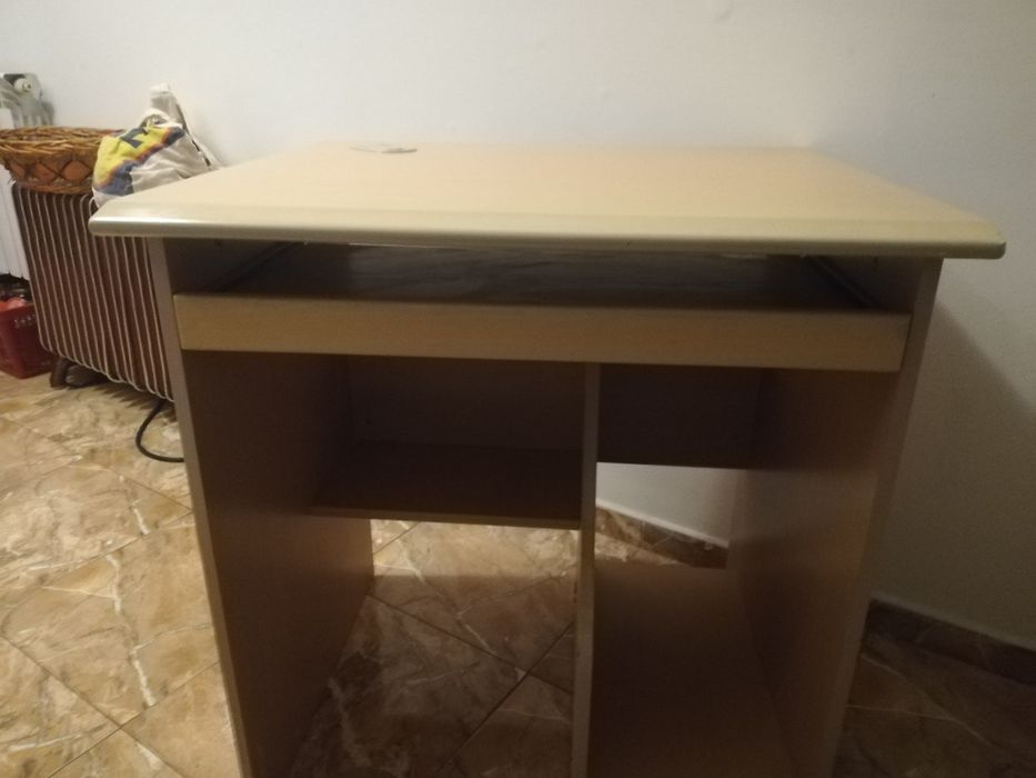 Бюро, неразличимо от ново за начинаещи или напреднали деца. Дано някой