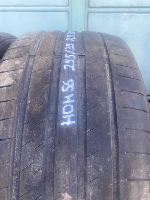 2 броя летни гуми Sumitomo 255/35 R19 Dot 1024 ном 56