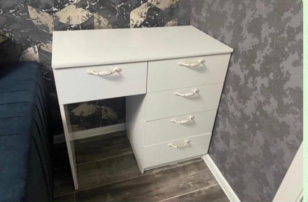 Туалетный столик бу