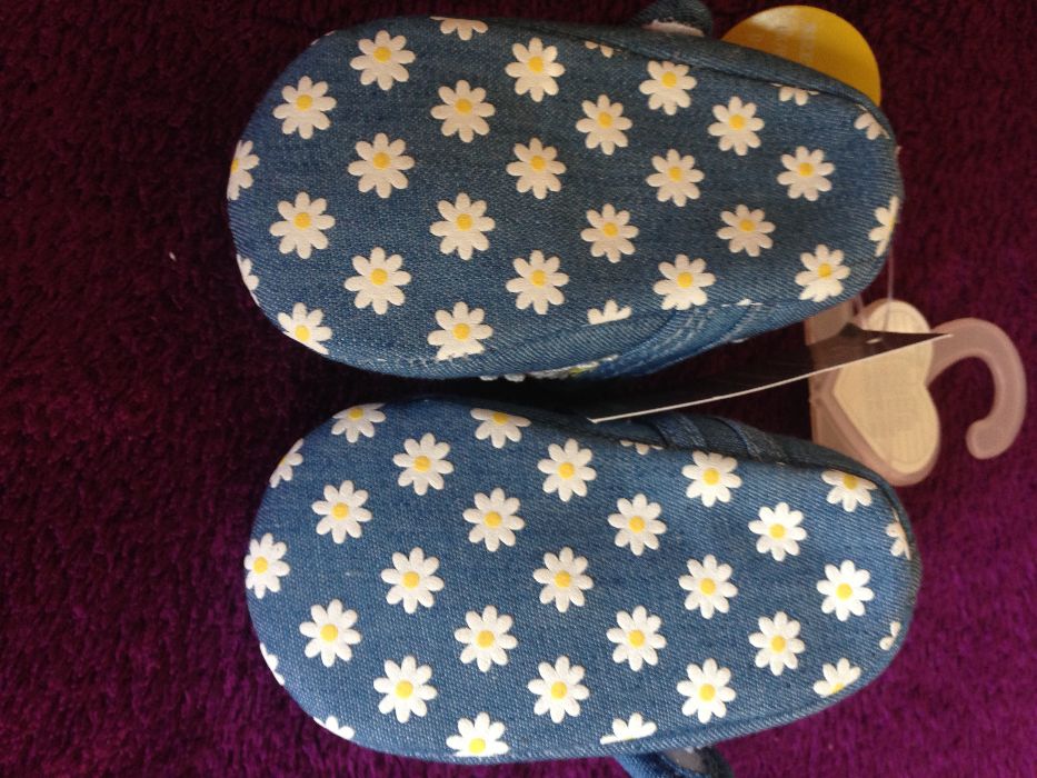 затворени буйки момиче 3-6 мес.