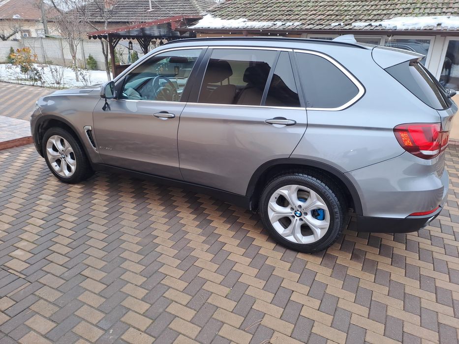 BMW X5.