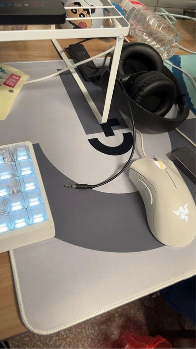 Продам игровой коврик Logitech