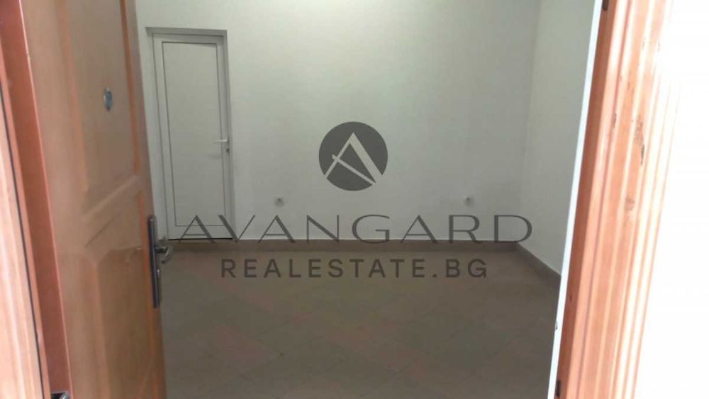 Продава се Магазин в Пловдив, Кючук Париж - 83 кв.м за 1428 €/кв.м - Снимка #3