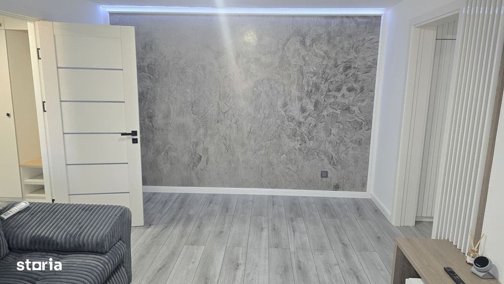Inchiriez apartament 2 cam. Deva, Zamfirescu, et. 3, PRIMA INCHIRIERE