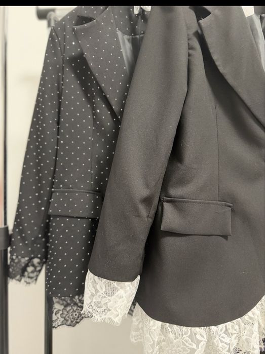 Черно сако с камъчета