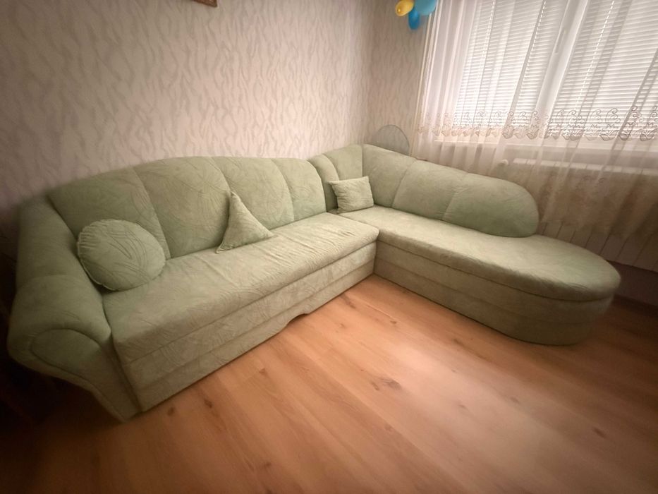 Продавам ъглов диван
