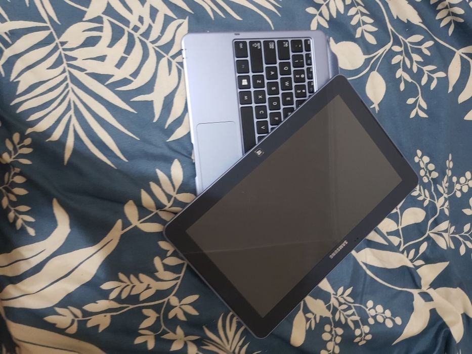 Tableta/Laptop Samsung Ativ 500T. 2in1 fara incarcator