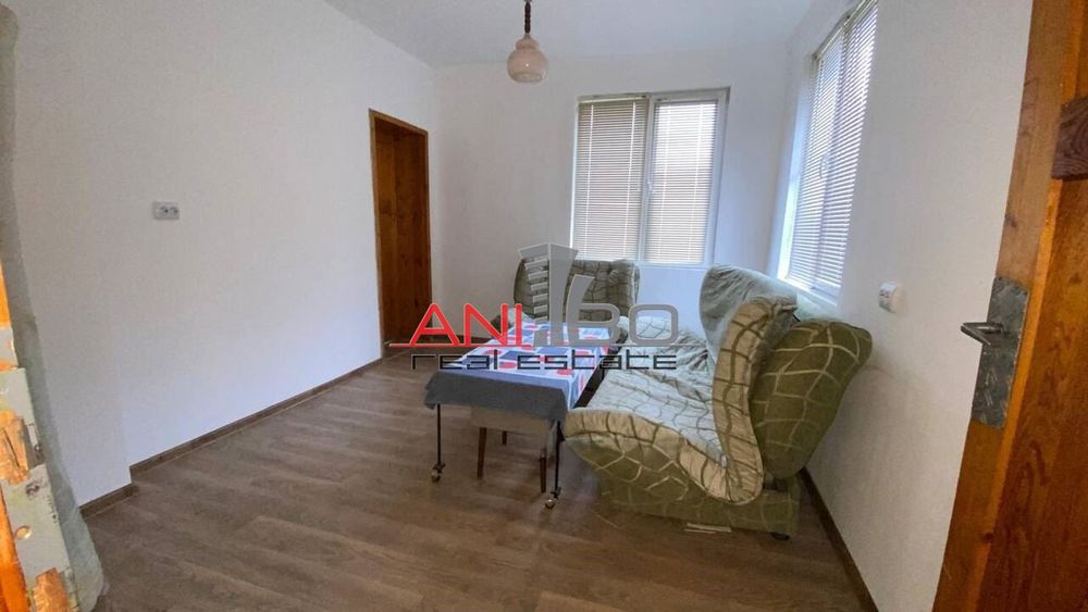 Къща в София, област-с.Чурек площ 150м2 цена 100000€