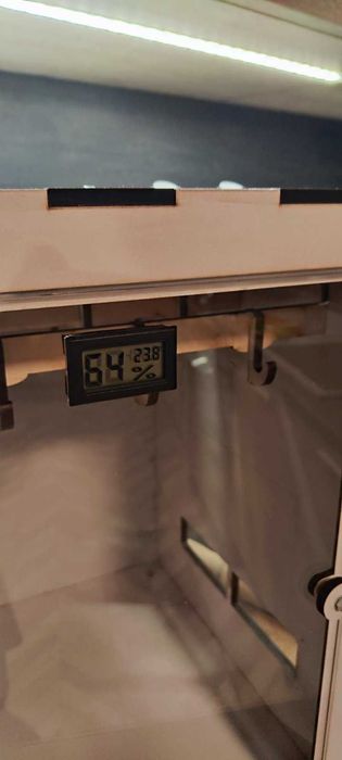 Продавам кутии за сушене на месо и суджуци