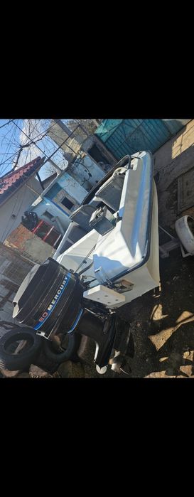 Barca fletcher cu motor