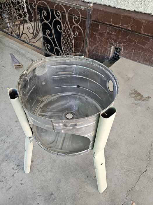 Срочно продам новый Учак никелированни и  новый..