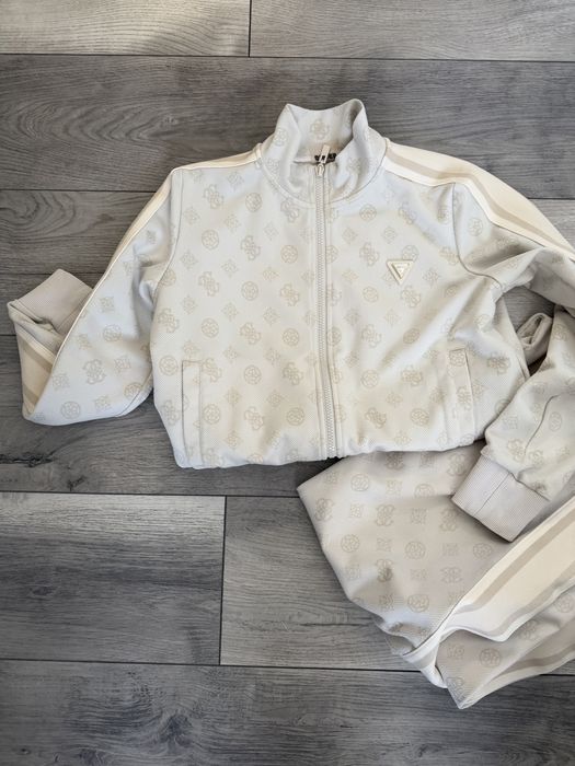 Екип Guess размер ХС