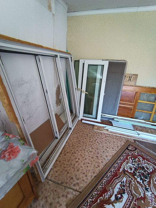 продам окна пластиковые  2 штуки