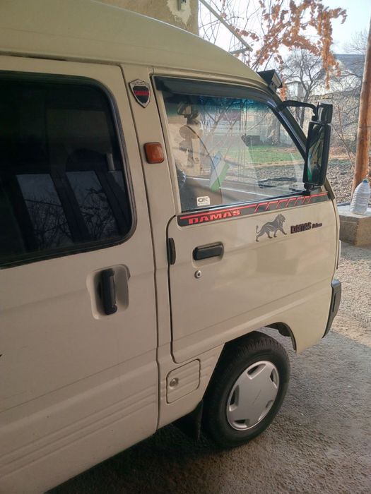 Damas moshinasi 2002 radnoy