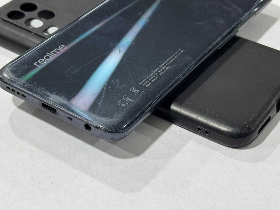 Продавам Realme 8 5G