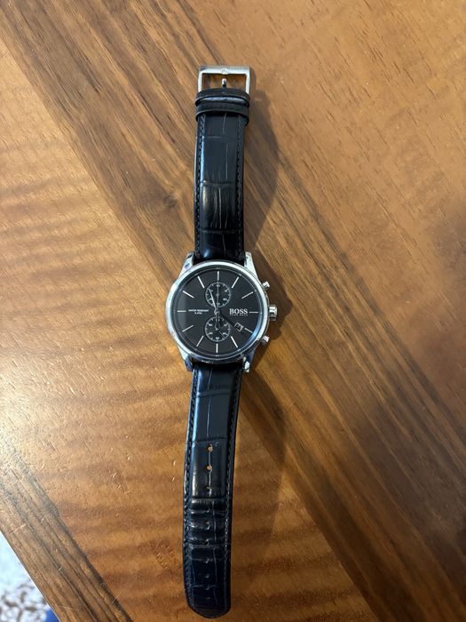 Ceas quartz cu bratara cu aspect piele de crocodil, Negru